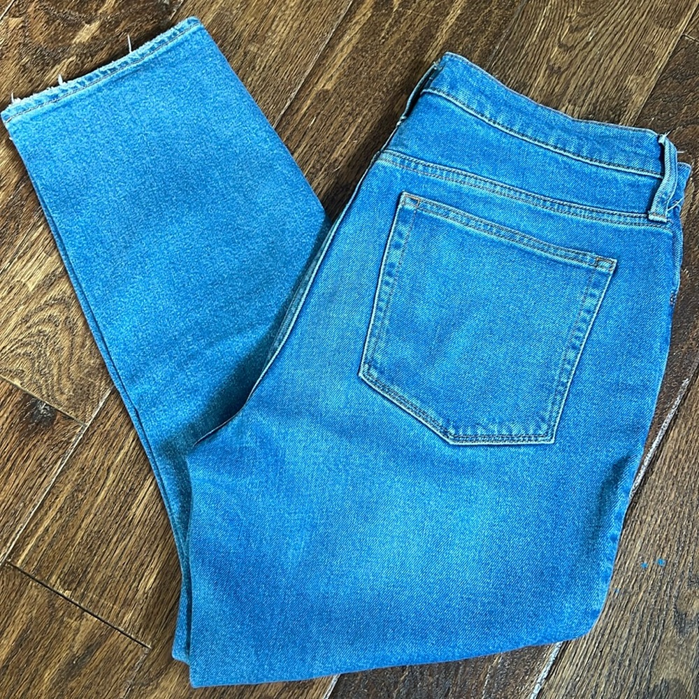 Essential Straight Jean